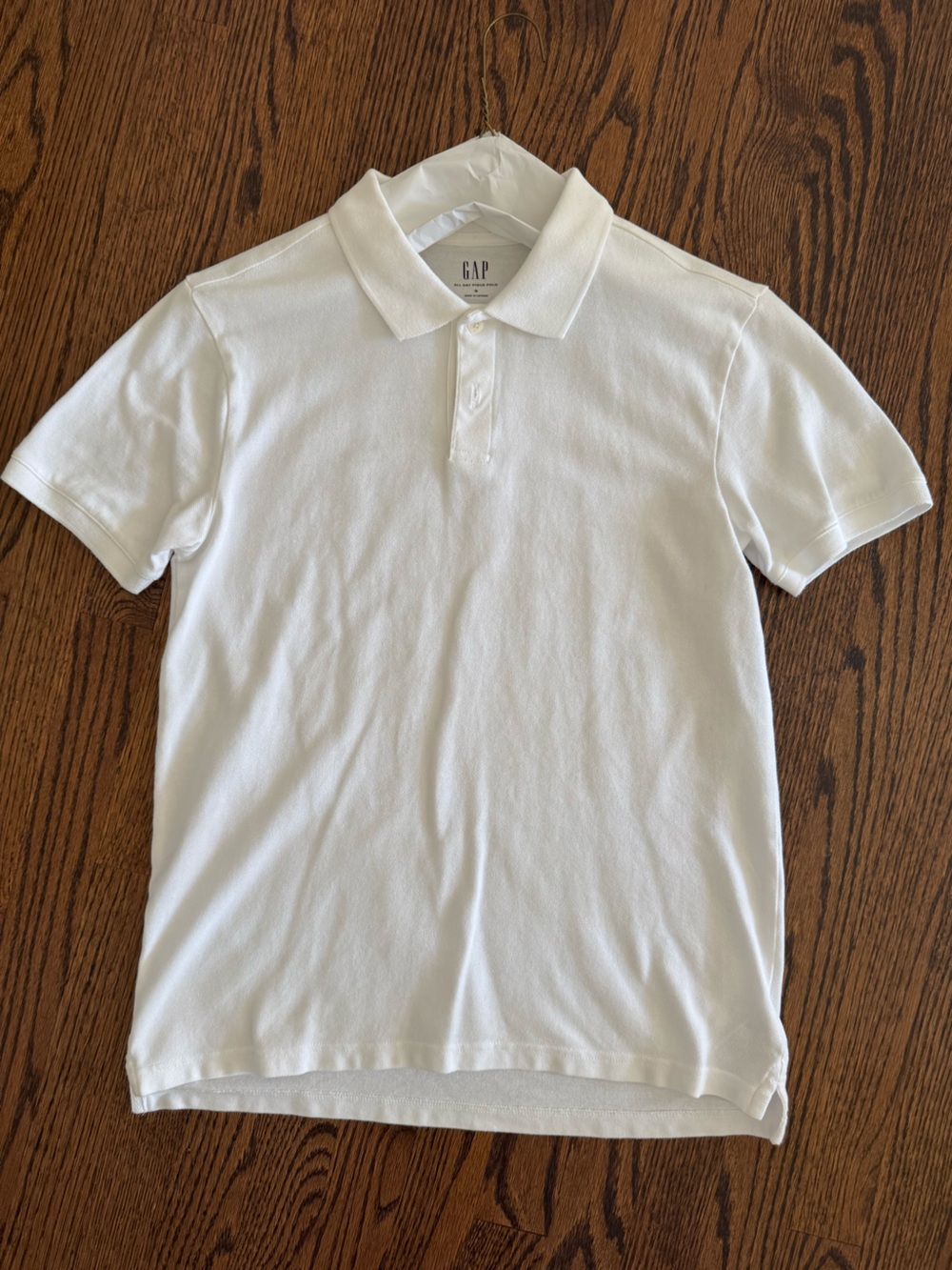 Men’s White Gap polo size small like new!!!